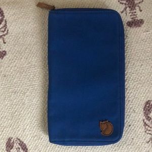 Fjallraven passport wallet